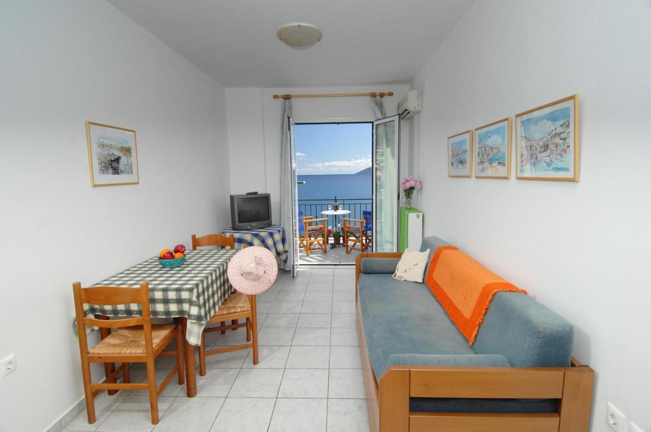 Alexis Studios And Apartments Αγία Ευφημία Εξωτερικό φωτογραφία