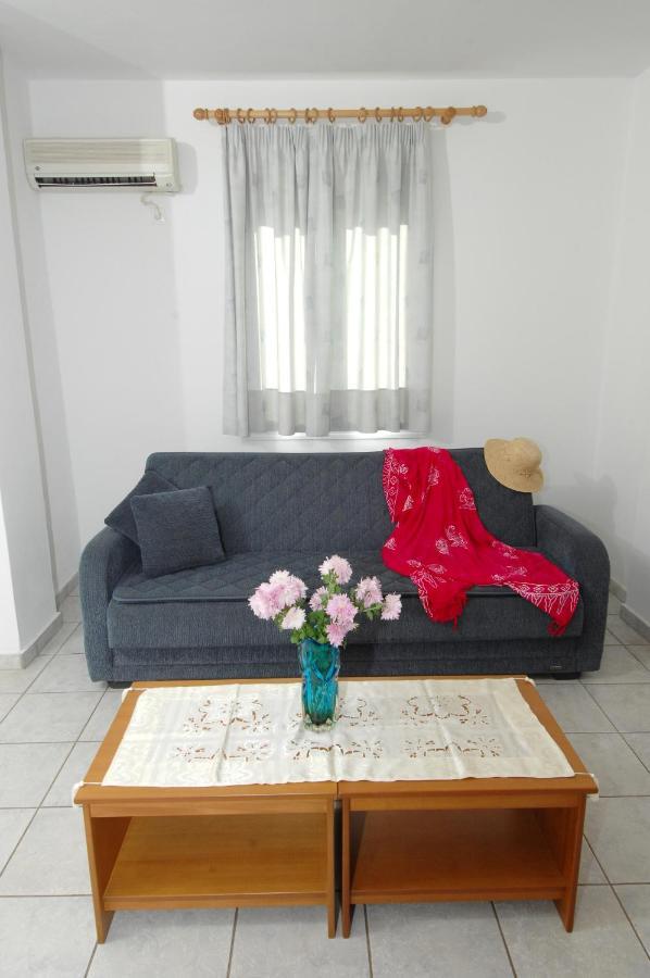 Alexis Studios And Apartments Αγία Ευφημία Εξωτερικό φωτογραφία